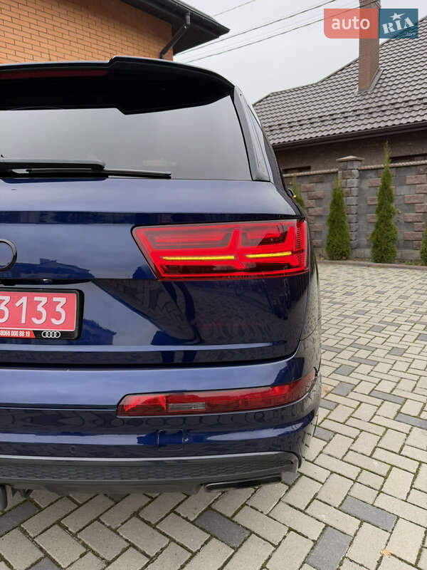 Внедорожник / Кроссовер Audi Q7 2019 в Ровно