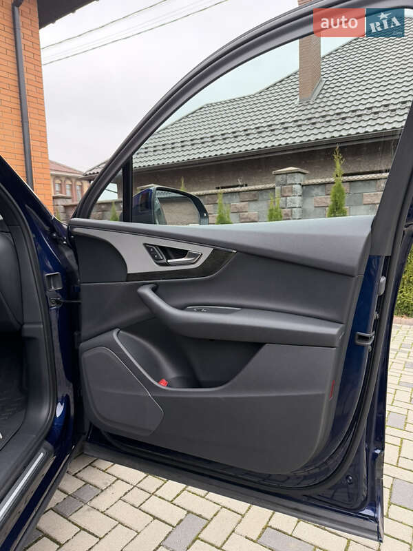 Внедорожник / Кроссовер Audi Q7 2019 в Ровно