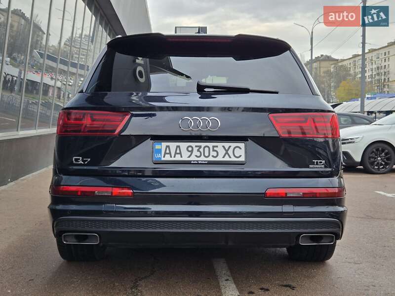 Внедорожник / Кроссовер Audi Q7 2016 в Киеве