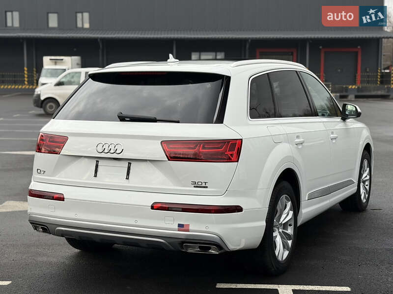 Позашляховик / Кросовер Audi Q7 2016 в Житомирі