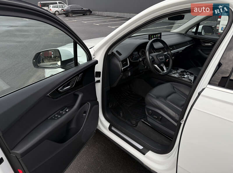 Позашляховик / Кросовер Audi Q7 2016 в Житомирі