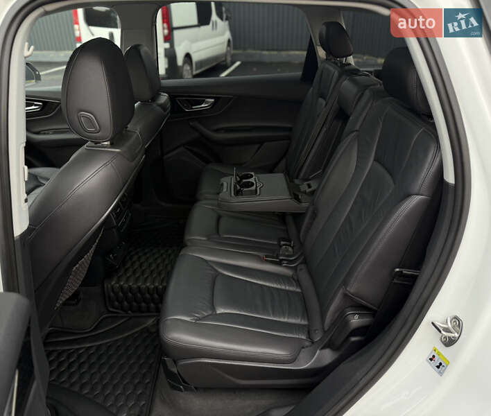 Позашляховик / Кросовер Audi Q7 2016 в Житомирі