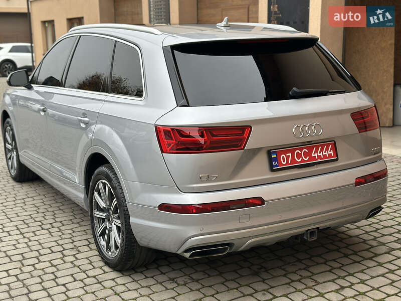 Внедорожник / Кроссовер Audi Q7 2017 в Ужгороде