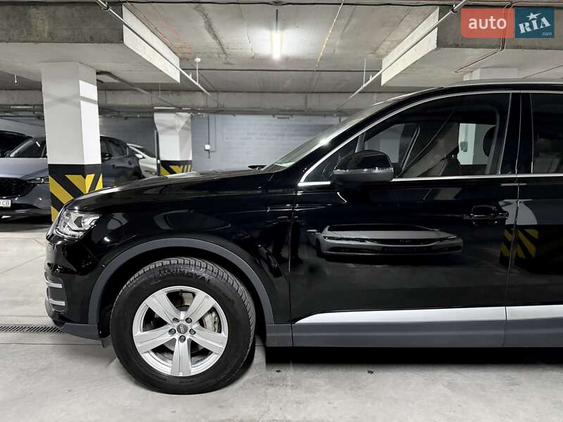 Позашляховик / Кросовер Audi Q7 2016 в Дніпрі