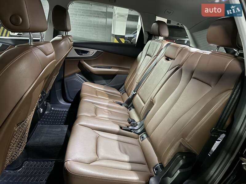 Позашляховик / Кросовер Audi Q7 2016 в Дніпрі