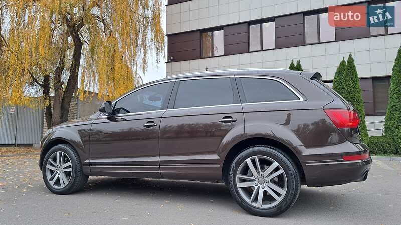 Позашляховик / Кросовер Audi Q7 2014 в Дніпрі
