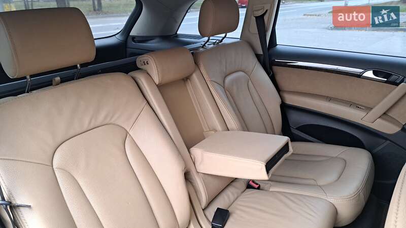 Позашляховик / Кросовер Audi Q7 2014 в Дніпрі