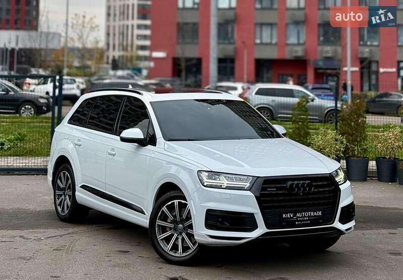 Позашляховик / Кросовер Audi Q7 2016 в Києві