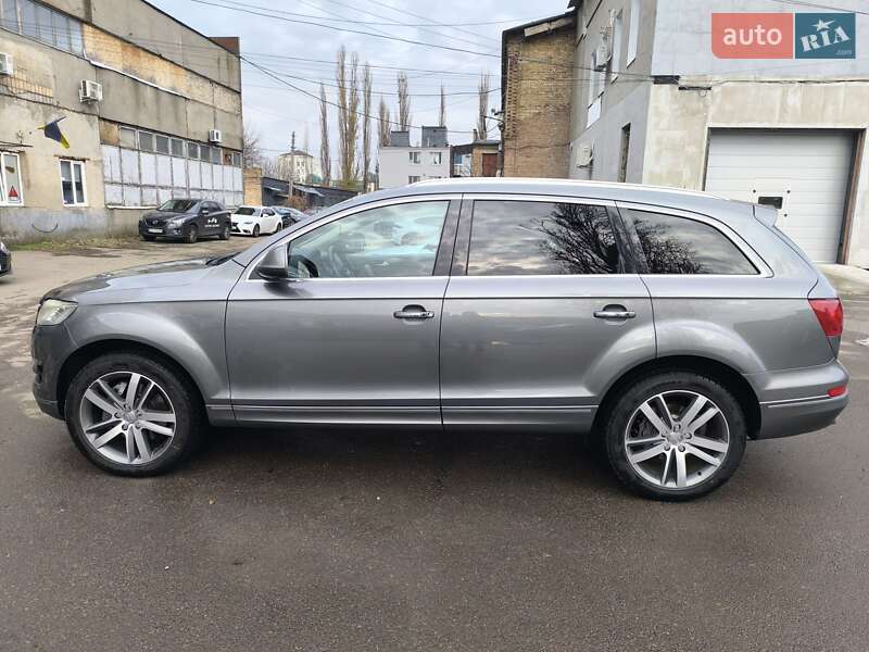 Позашляховик / Кросовер Audi Q7 2015 в Києві
