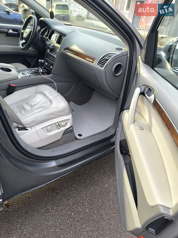 Позашляховик / Кросовер Audi Q7 2015 в Києві