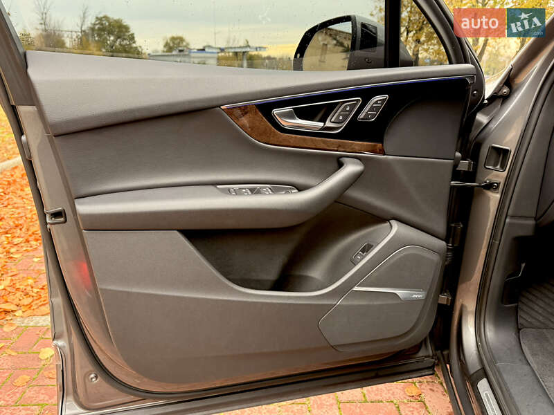 Позашляховик / Кросовер Audi Q7 2016 в Харкові фото 31 Позашляховик / Кросовер Audi Q7 2016 в Харкові