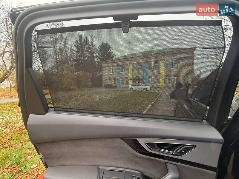 Внедорожник / Кроссовер Audi Q7 2016 в Виннице