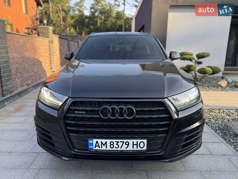 Позашляховик / Кросовер Audi Q7 2018 в Житомирі