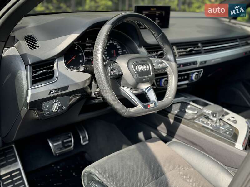 Позашляховик / Кросовер Audi Q7 2018 в Житомирі