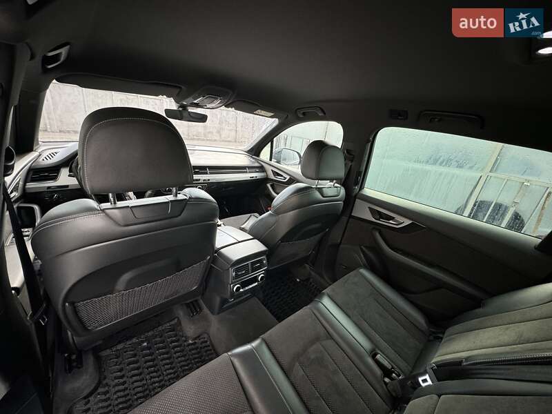 Позашляховик / Кросовер Audi Q7 2018 в Житомирі