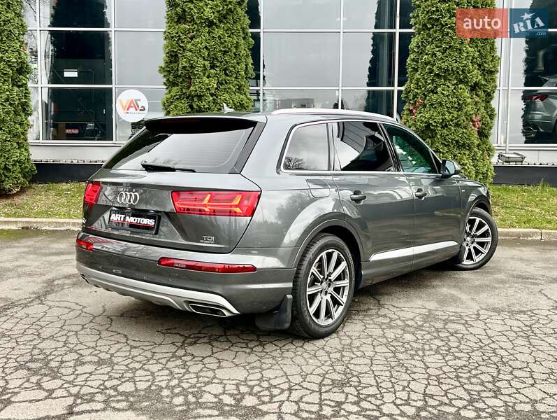 Позашляховик / Кросовер Audi Q7 2016 в Києві