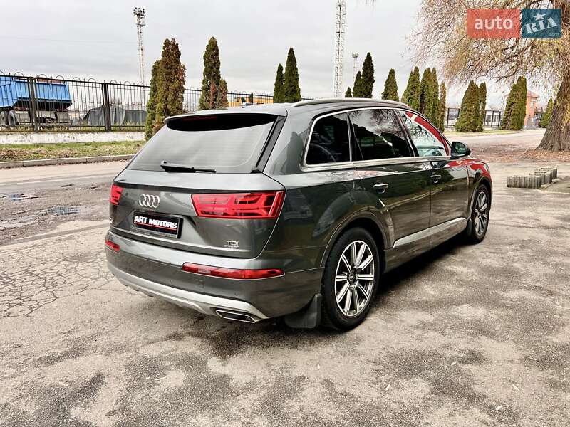 Позашляховик / Кросовер Audi Q7 2016 в Києві