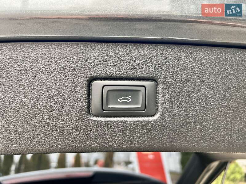 Позашляховик / Кросовер Audi Q7 2016 в Києві