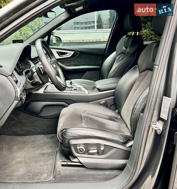 Позашляховик / Кросовер Audi Q7 2016 в Києві