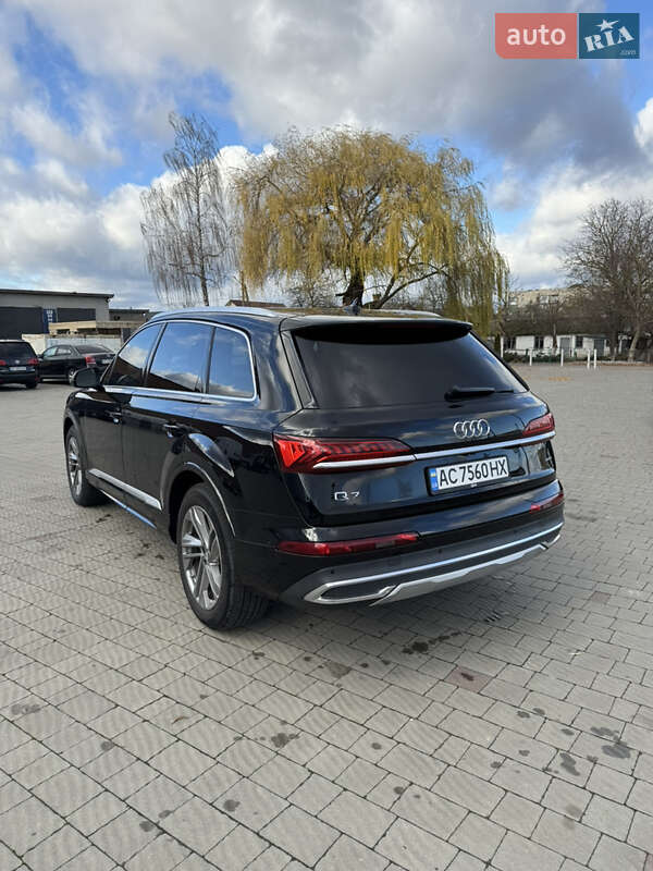 Позашляховик / Кросовер Audi Q7 2020 в Луцьку