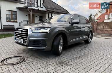 Внедорожник / Кроссовер Audi Q7 2015 в Ровно