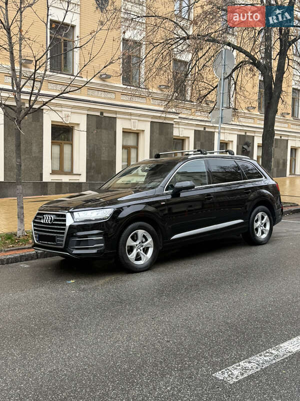 Позашляховик / Кросовер Audi Q7 2017 в Києві