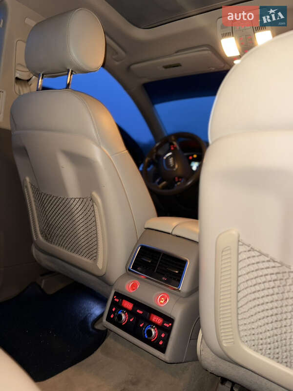 Позашляховик / Кросовер Audi Q7 2012 в Рівному