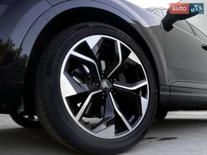 Позашляховик / Кросовер Audi Q7 2017 в Луцьку