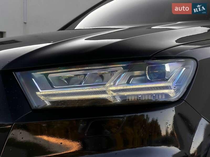 Позашляховик / Кросовер Audi Q7 2017 в Луцьку