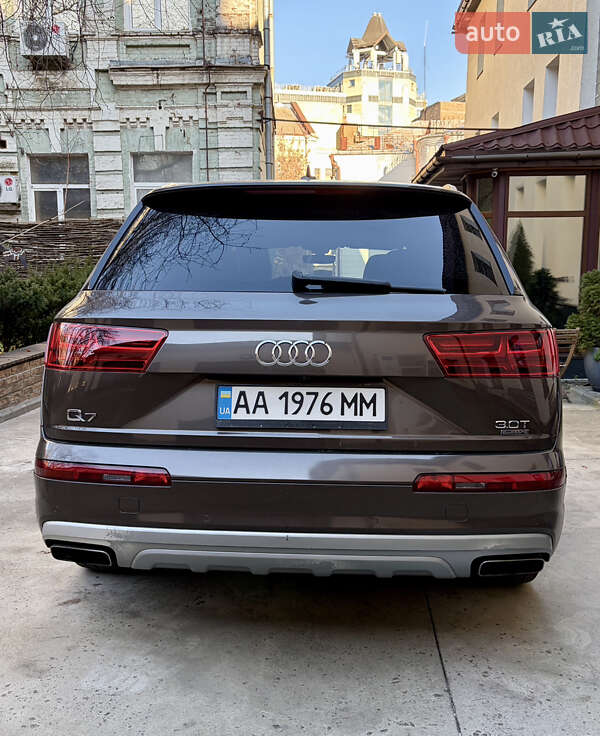 Внедорожник / Кроссовер Audi Q7 2016 в Киеве
