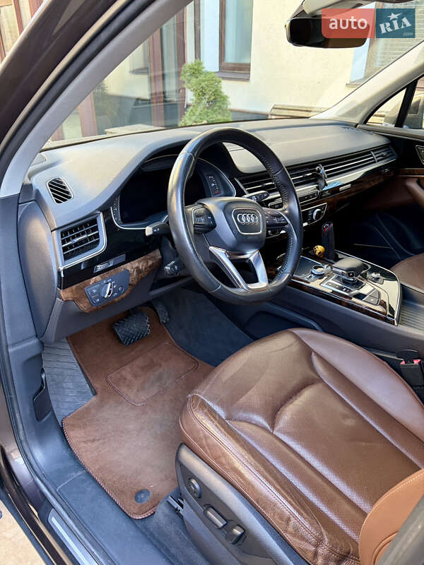 Внедорожник / Кроссовер Audi Q7 2016 в Киеве