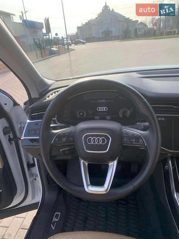 Позашляховик / Кросовер Audi Q7 2021 в Житомирі