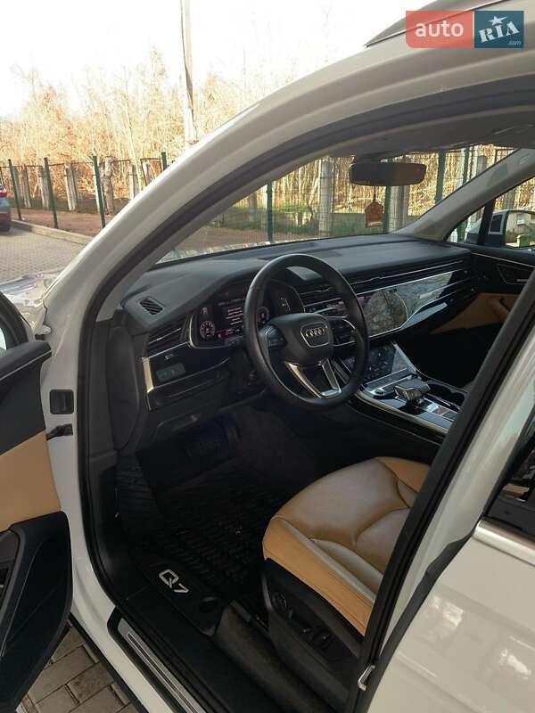 Позашляховик / Кросовер Audi Q7 2021 в Житомирі