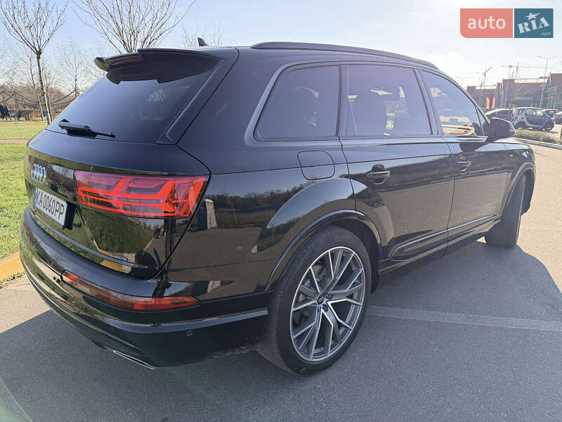 Позашляховик / Кросовер Audi Q7 2017 в Ірпені
