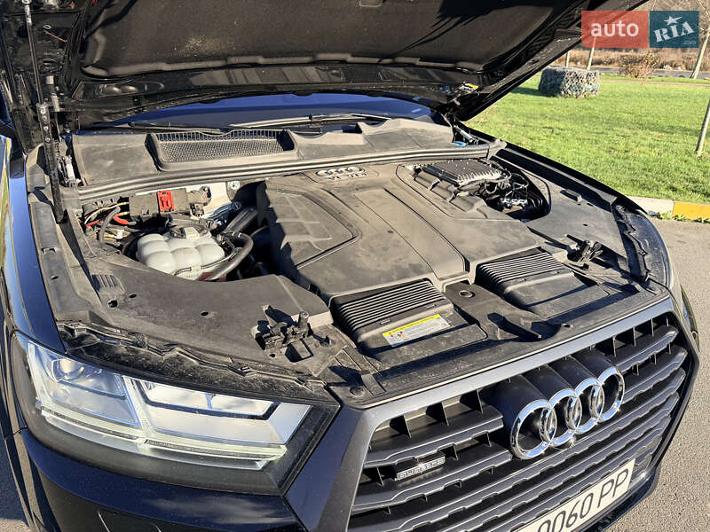 Позашляховик / Кросовер Audi Q7 2017 в Ірпені