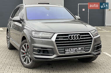 Позашляховик / Кросовер Audi Q7 2017 в Нововолинську
