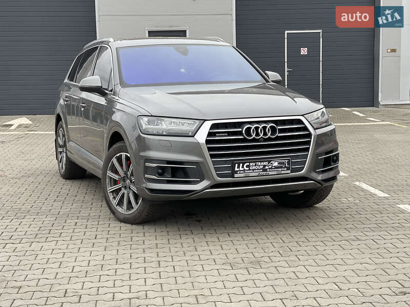 Позашляховик / Кросовер Audi Q7 2017 в Нововолинську