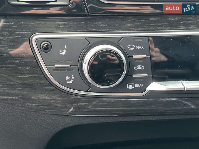 Позашляховик / Кросовер Audi Q7 2017 в Нововолинську