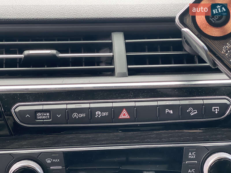 Позашляховик / Кросовер Audi Q7 2017 в Нововолинську