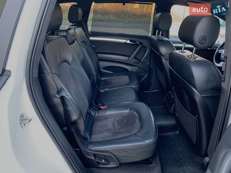 Позашляховик / Кросовер Audi Q7 2011 в Бердичеві