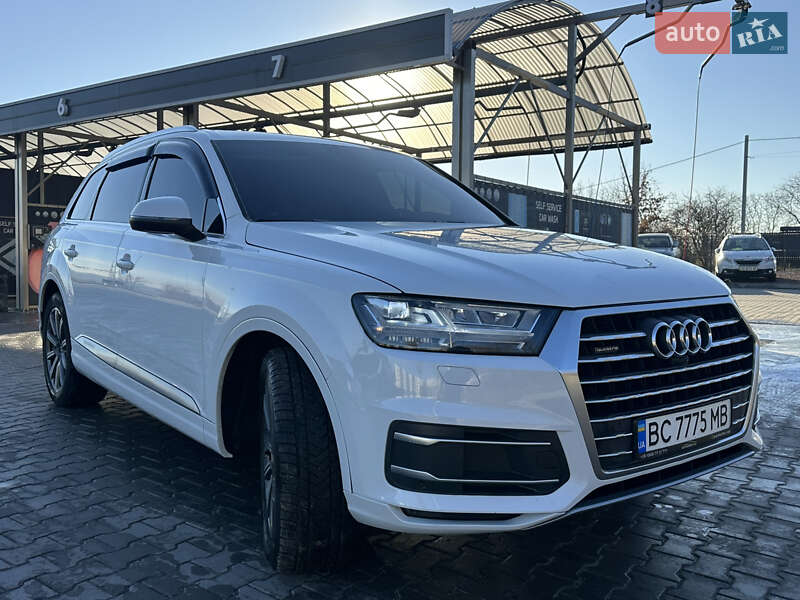 Позашляховик / Кросовер Audi Q7 2016 в Львові