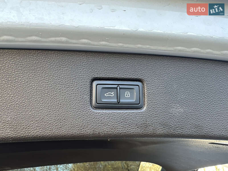 Позашляховик / Кросовер Audi Q7 2016 в Львові