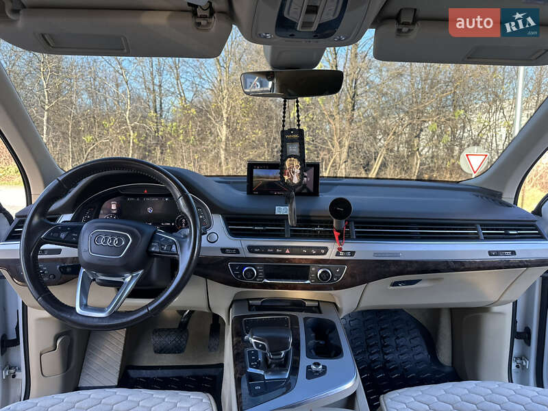 Позашляховик / Кросовер Audi Q7 2016 в Львові