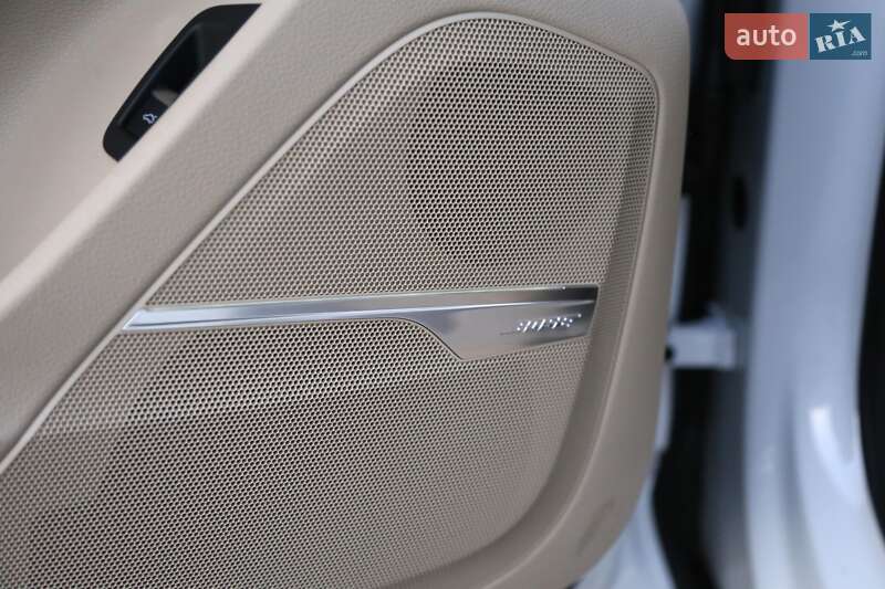 Позашляховик / Кросовер Audi Q7 2016 в Києві