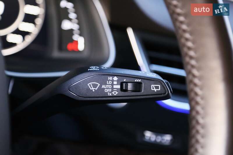 Позашляховик / Кросовер Audi Q7 2016 в Києві