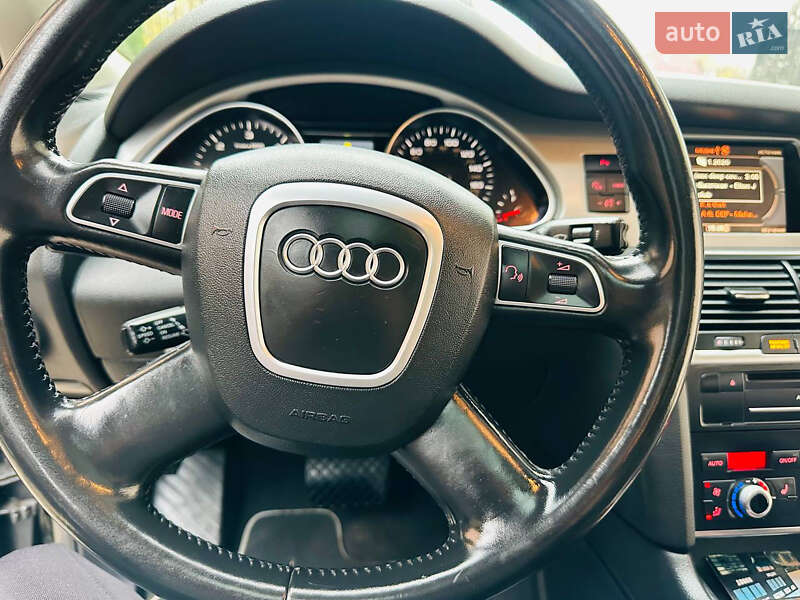 Позашляховик / Кросовер Audi Q7 2010 в Грушево