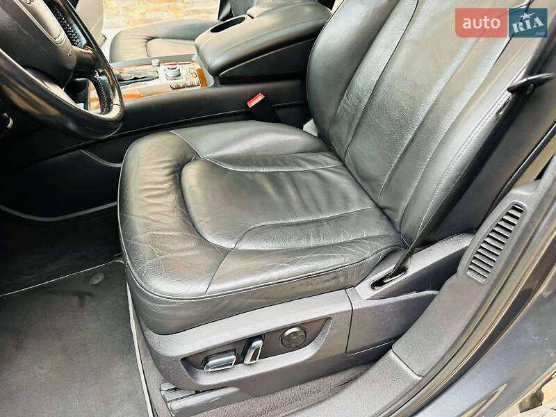 Позашляховик / Кросовер Audi Q7 2010 в Грушево