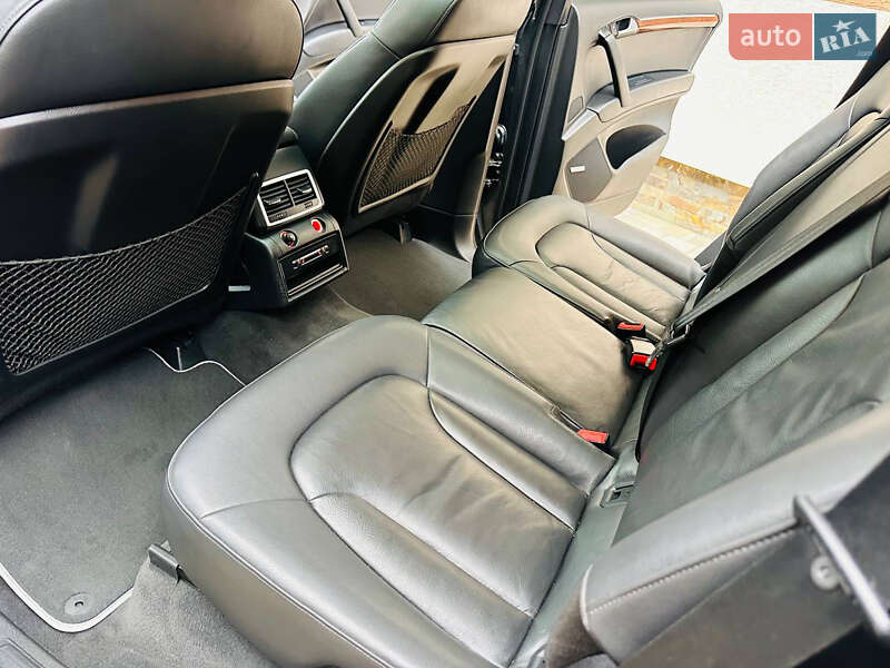 Позашляховик / Кросовер Audi Q7 2010 в Грушево