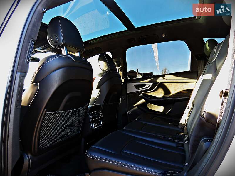 Позашляховик / Кросовер Audi Q7 2016 в Черкасах