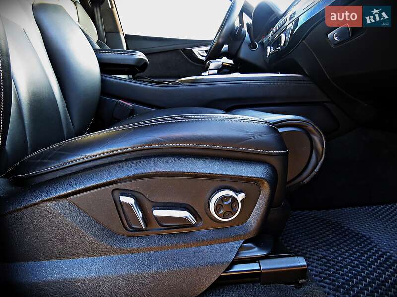 Позашляховик / Кросовер Audi Q7 2016 в Черкасах